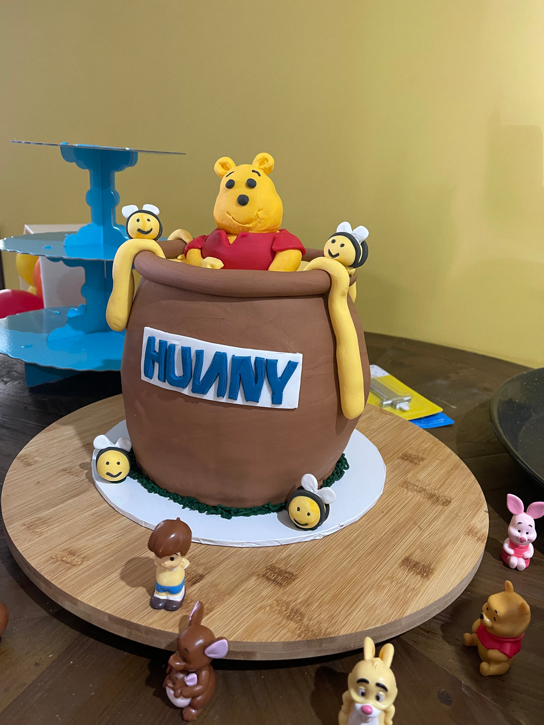 Pooh Bear Cake