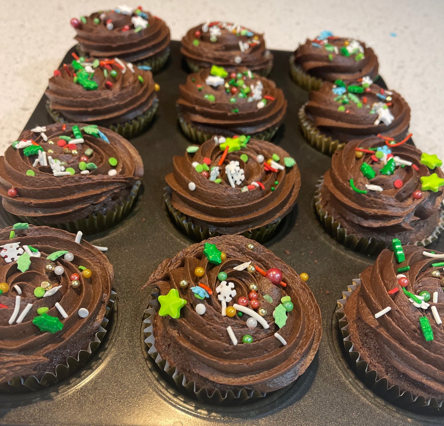 Simply Beautiful Christmas Cupcakes